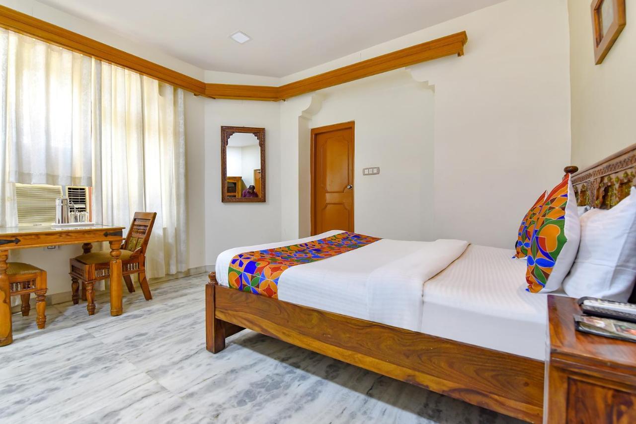 Fabhotel Prime Empire Palace Ουνταϊπούρ Εξωτερικό φωτογραφία