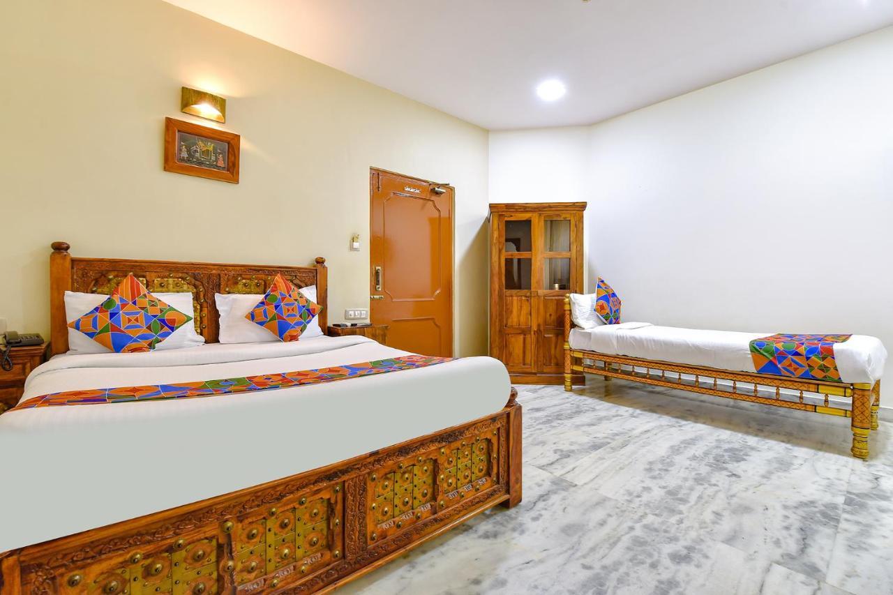 Fabhotel Prime Empire Palace Ουνταϊπούρ Εξωτερικό φωτογραφία