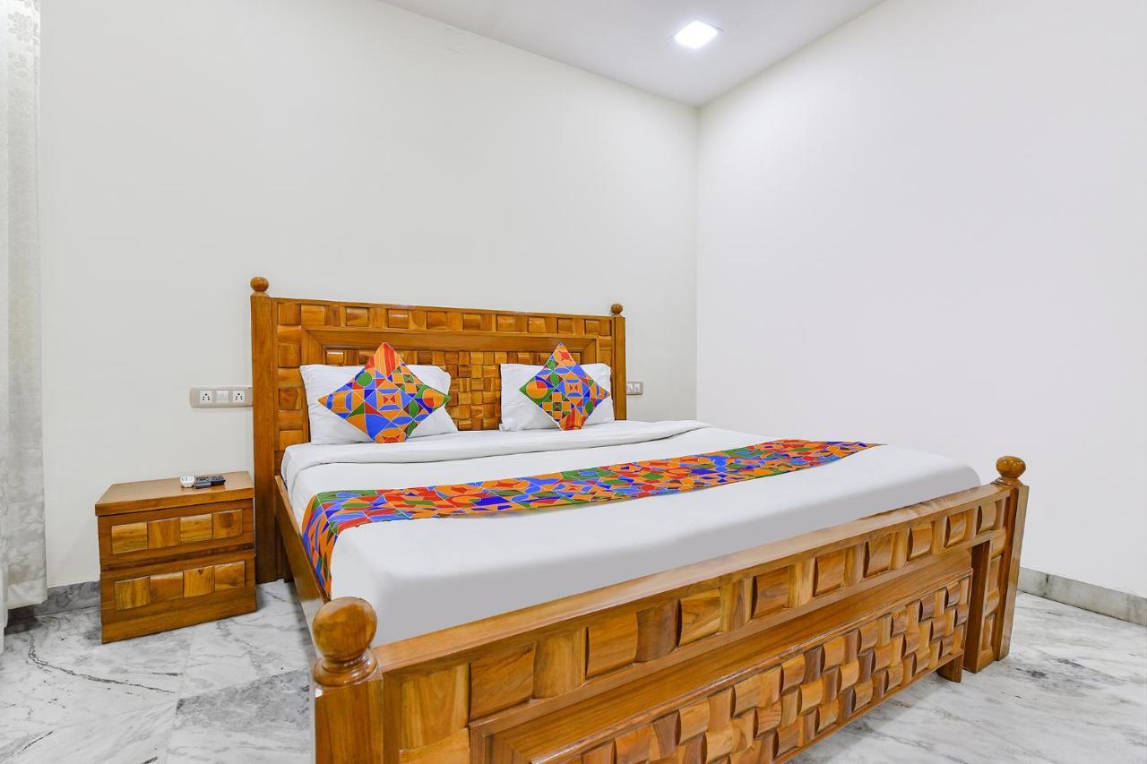 Fabhotel Prime Empire Palace Ουνταϊπούρ Εξωτερικό φωτογραφία