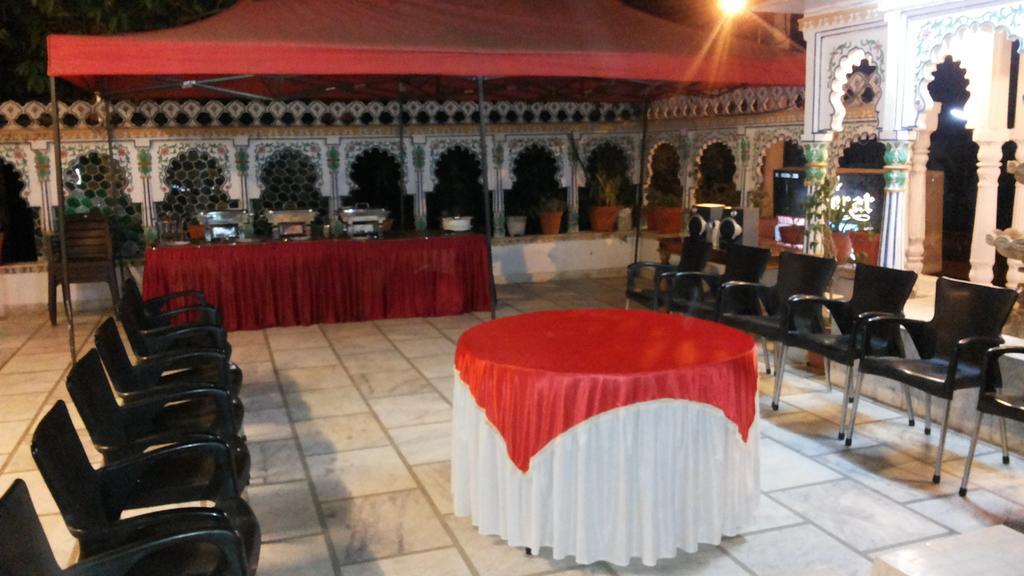 Fabhotel Prime Empire Palace Ουνταϊπούρ Εξωτερικό φωτογραφία